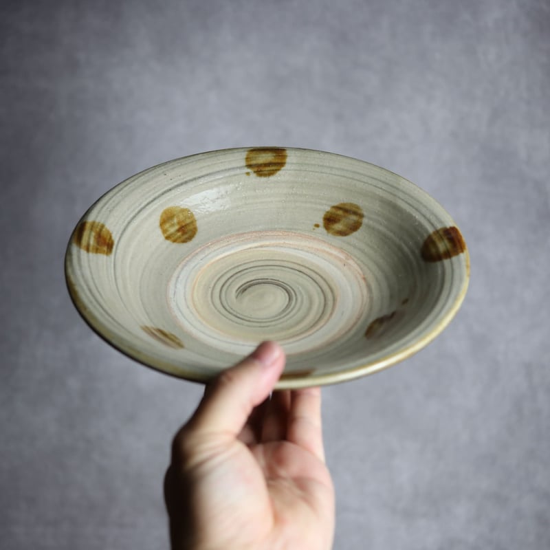 7寸皿S1 飴釉 刷毛目 点打 やちむん 陶器 北窯 松田米司工房:7003006