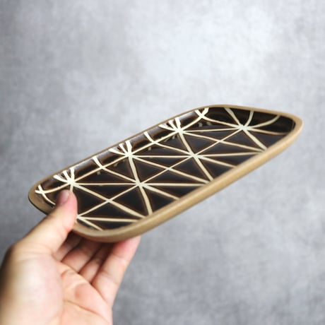 長角皿 中 シャングリラ アメ 茶色 やちむん 陶器 一翠窯:7021002