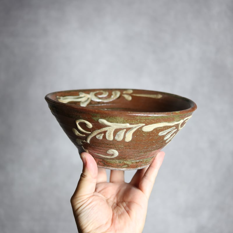 6寸マカイ1 イッチン 菊花唐草 やちむん 陶器 北窯 宮城正享工房