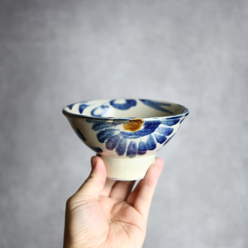 4.5寸マカイ3 飴 呉須釉 菊唐草 やちむん 陶器 茂生窯:7015034