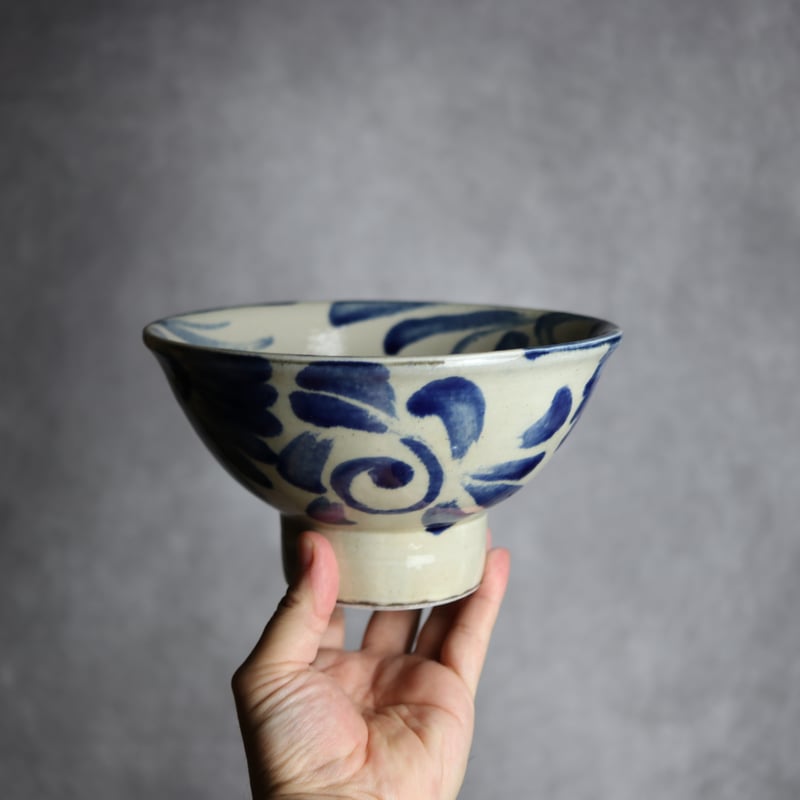 6寸マカイ2 飴 呉須釉 菊唐草 やちむん 陶器 茂生窯:7015042