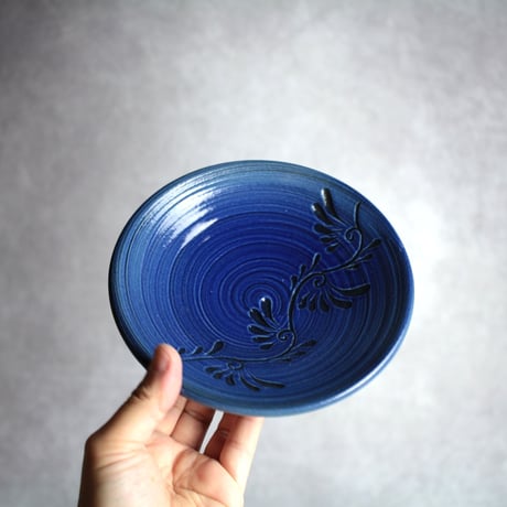 5寸皿 青刷毛目 線彫唐草 やちむん 陶器 幸陶器:7002065