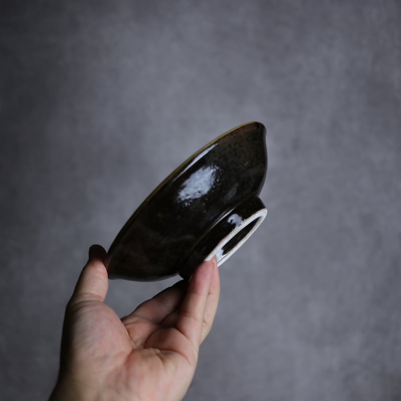 5寸鉢1 飴 呉須釉 花 やちむん 陶器 茂生窯:7015066 | MADE IN