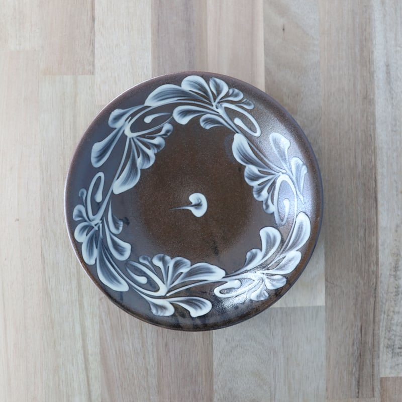 7寸皿 白いっちん やちむん 陶器 陶眞窯:7001125 | MADE IN OKINAWA