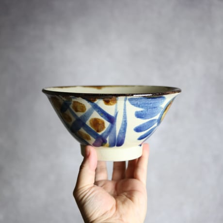 6寸マカイ1S 飴 呉須釉 菊唐草 格子点打 やちむん 陶器 いずみ窯 島袋工房:7028046