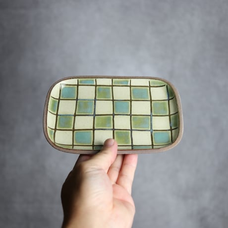 長角皿 小 格子 オーグスヤー 白 やちむん 陶器 一翠窯:7021001