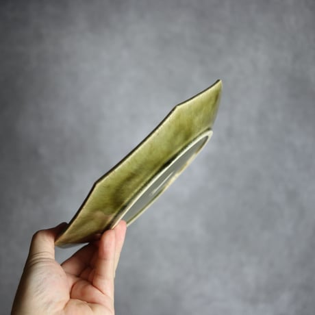 7寸プレート1 オリーブグリーン 八角 やちむん 陶器 cerca:7025007