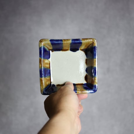 角皿S1 飴 呉須釉 やちむん 陶器 漂窯:7010019