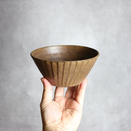 5寸ボウルS2 ダークブラウン 斜めプリーツ やちむん 陶器 cerca:7025012