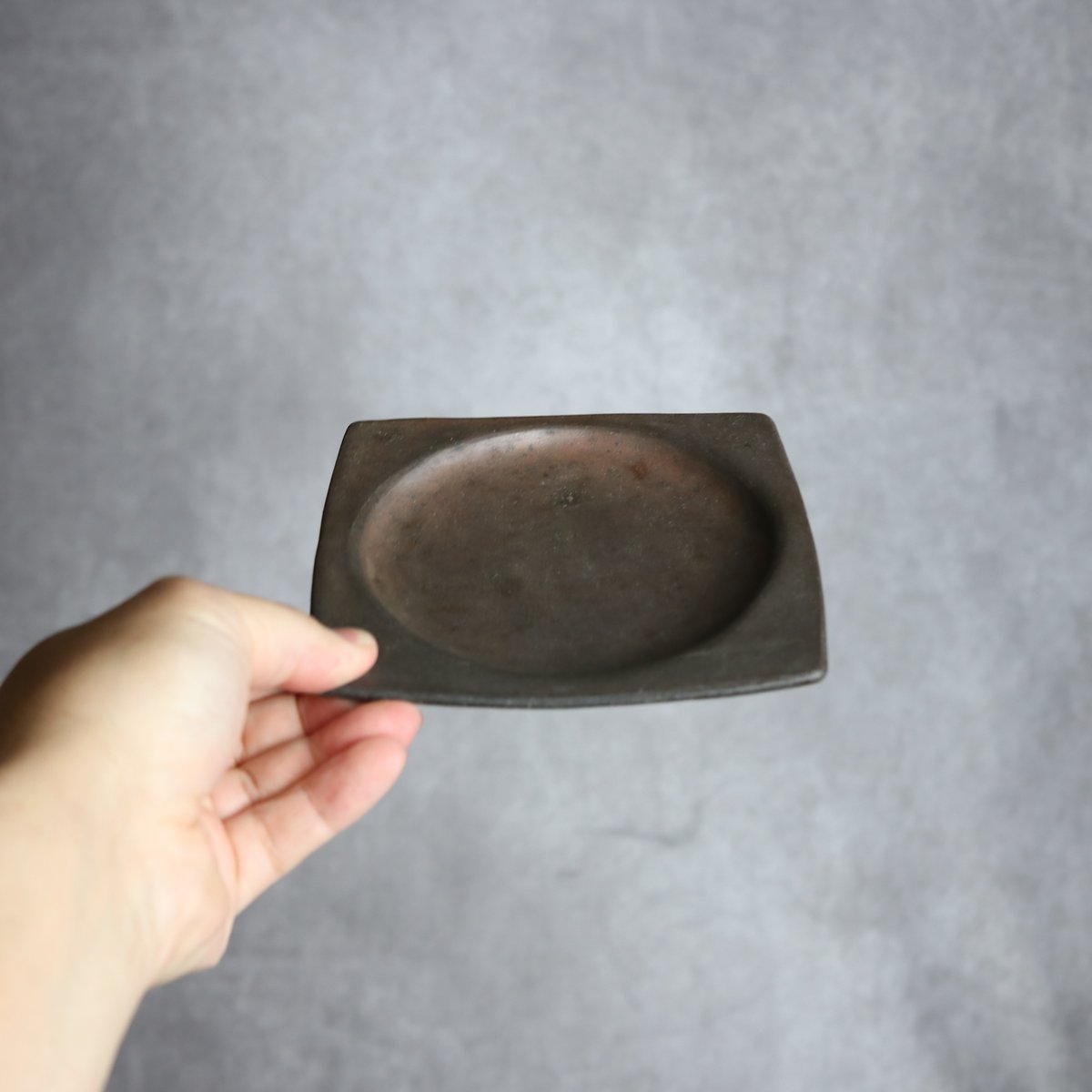 南蛮？琉球？時代の小鉢（13.8㎝）　板起こし・玉縁・砂高台・重ね焼・鉄釉 南蛮？琉球？時代の小鉢（13.8㎝）板起こし・玉縁・砂高台・重ね焼・鉄釉