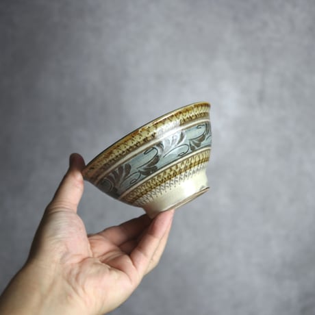 4寸マカイ 飛鉋 線彫唐草 やちむん 陶器 真南風工房:7011008