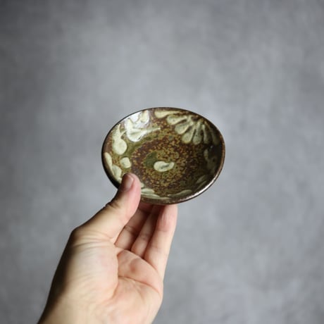 3寸皿4S イッチン 菊花唐草 やちむん 陶器 北窯 松田共司工房:7004002