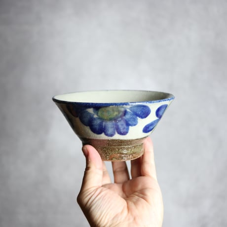 4.5寸マカイ1 呉須 緑釉 菊花双葉紋 やちむん 陶器 漂窯:7010025