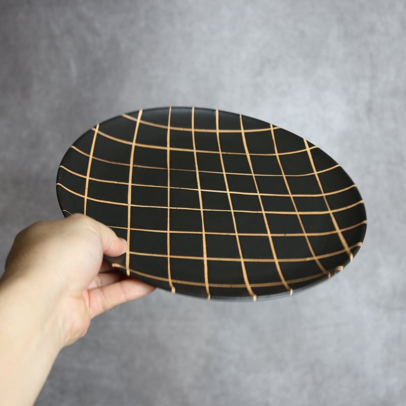 モノクロ皿 大 チェック柄 やちむん 陶器 陶factory509:7017025