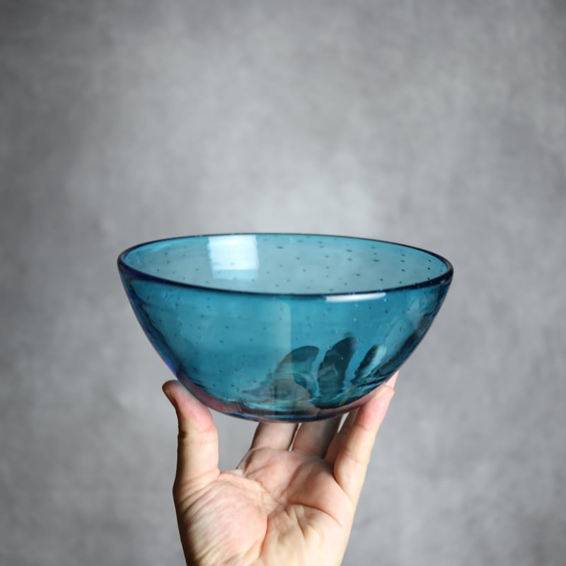 気泡ボウル小 水色 琉球ガラス ガラス工房 清天:7102040 | MADE IN OKIN