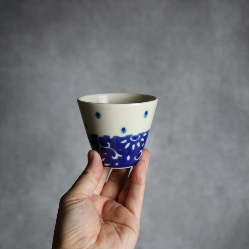 湯呑 呉須釉 唐草 やちむん 陶器 高江洲陶磁器:7205036 | MADE IN OKIN