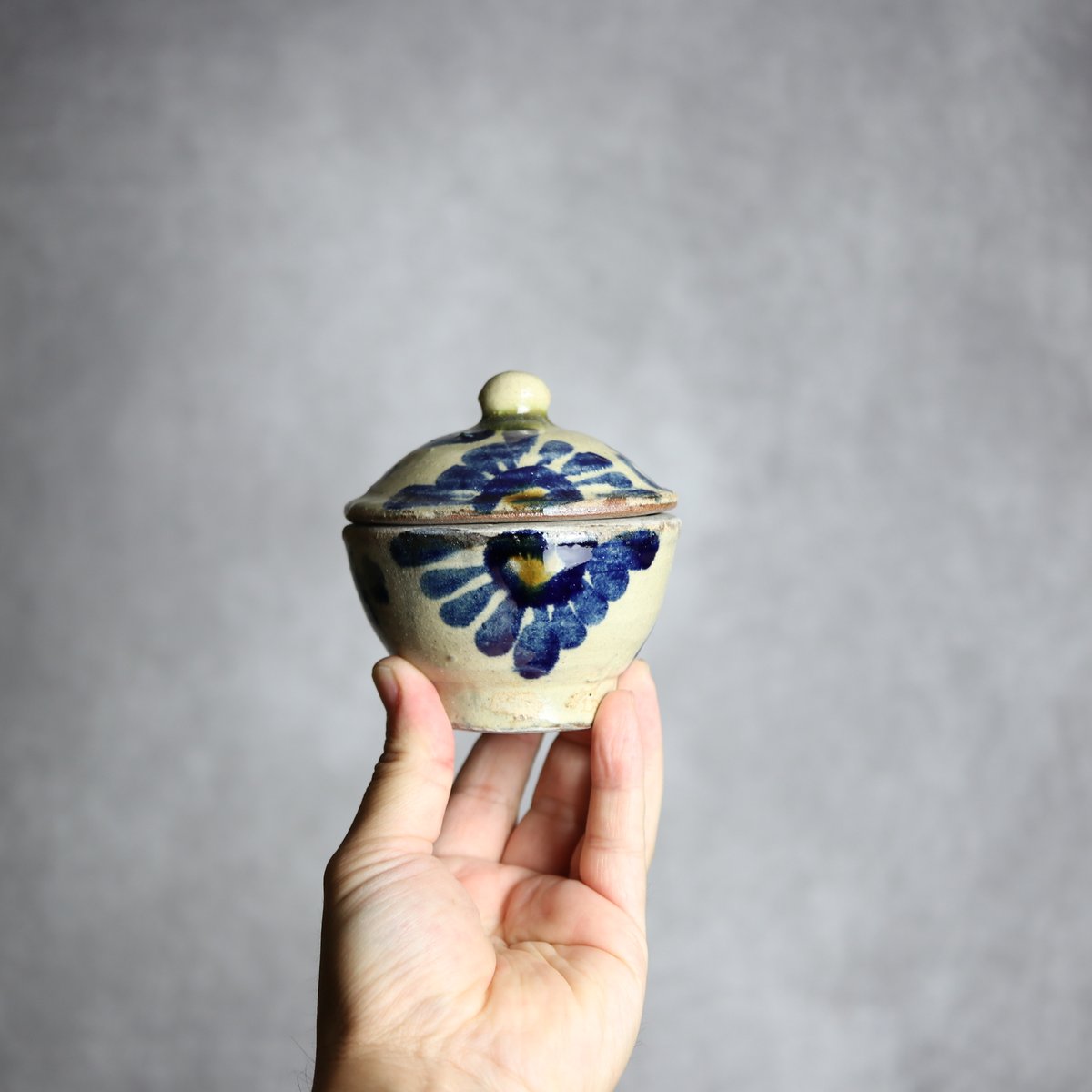 大明成化年製 在銘 唐草花3爪雙龍文皿 入手困難 呉須 陶芸家 WWTT179 大明成化年製 在銘 唐草花3爪雙龍文皿 入手困難