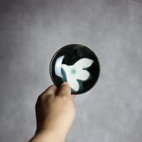 3寸皿S1 黒呉須釉 鳥 やちむん 陶器 拓美窯:7203002