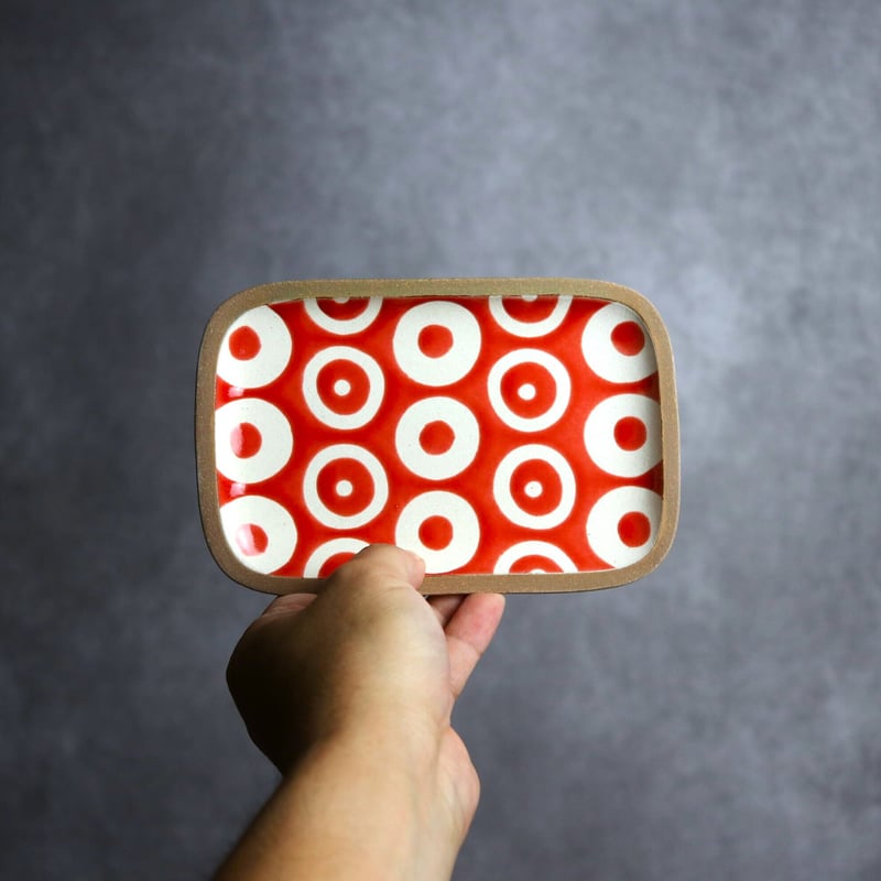 長角皿小 ヘゴ 赤 やちむん 陶器 一翠窯:7021001 | MADE IN OKINAWA