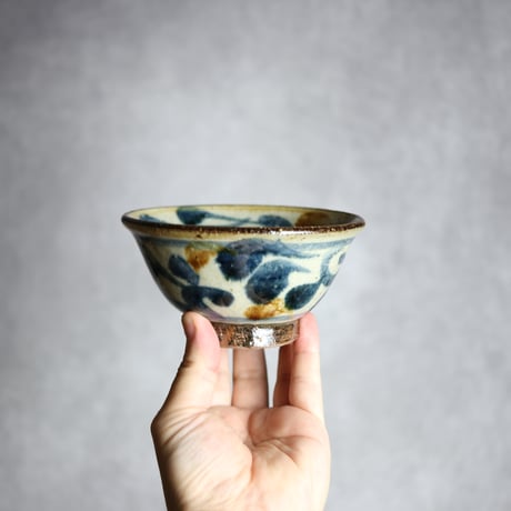 4寸マカイ 紺 茶 唐草柄 やちむん 陶器 陶芸こまがた:7006025
