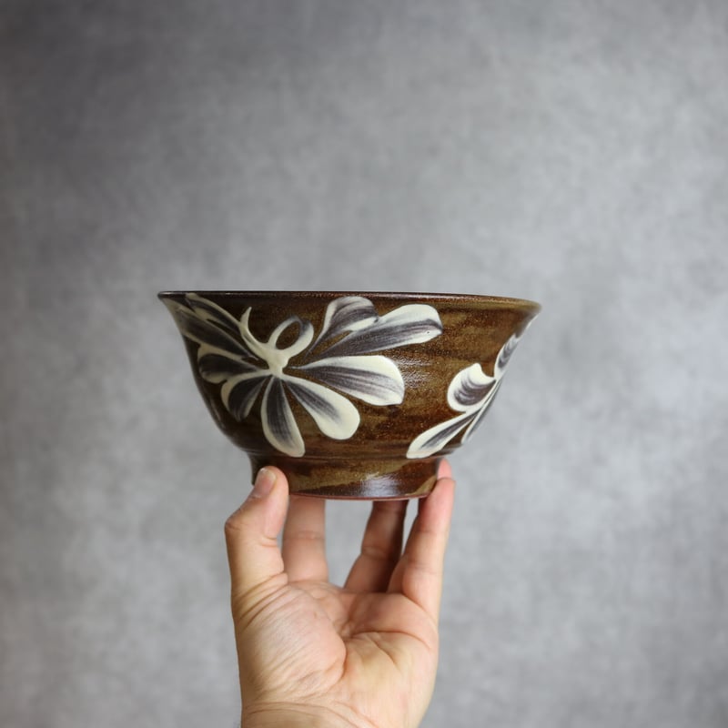 壺屋焼き  ゲンケイ 5寸マカイ アラマカイ 白イッチン やちむん 陶器 陶眞窯:7001047