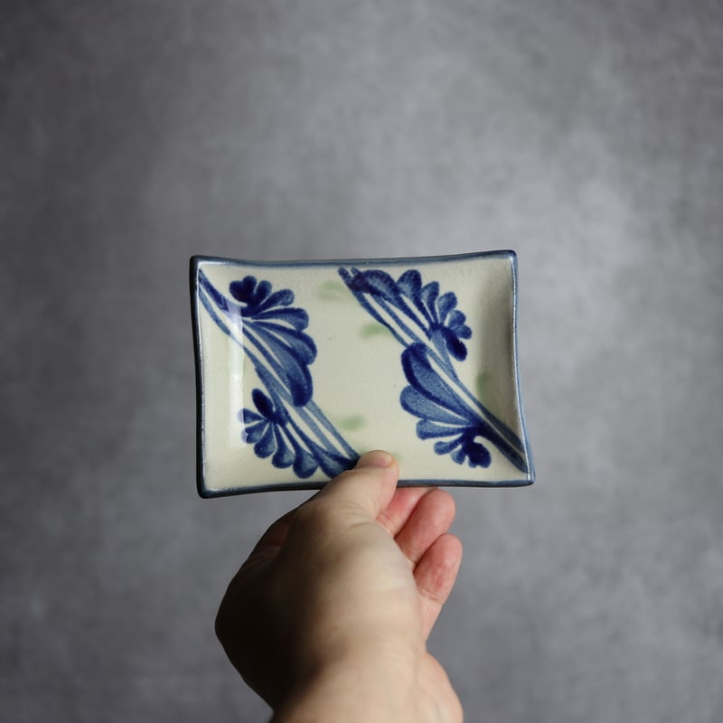 長角皿 口8.5×12 線引唐草 やちむん 陶器 陶眞窯:7001264 | MADE IN