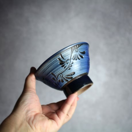 4寸マカイ 青刷毛目 線彫唐草 やちむん 陶器 幸陶器:7002013