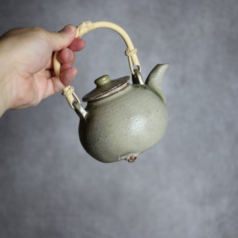 土瓶1 白釉 やちむん 陶器 榮一工房:7013095 | MADE IN OKINAWA｜沖