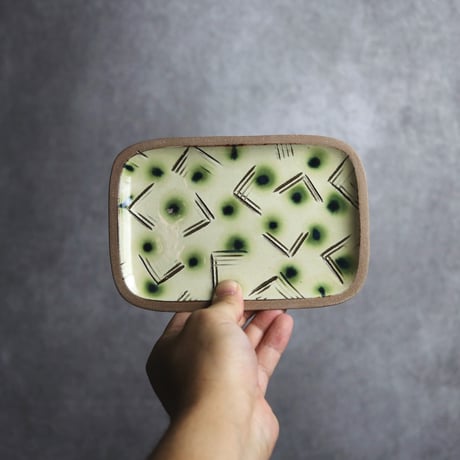 長角皿 小 サンディー オーグスヤーに呉須の点 やちむん 陶器 一翠窯:7021001