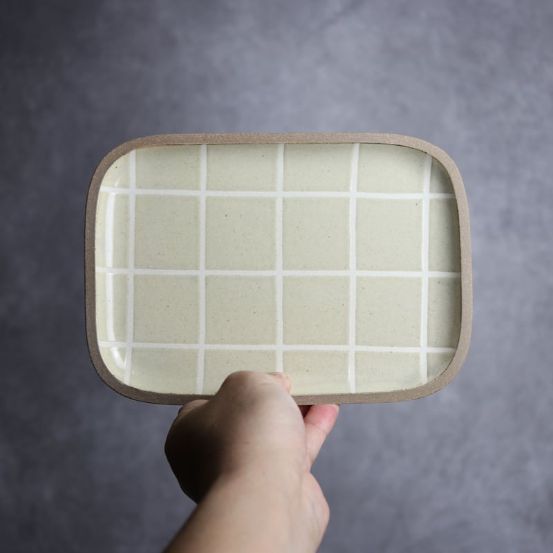 長角皿 中 タイル キビ灰 白 やちむん 陶器 一翠窯:7021002 | MADE IN O