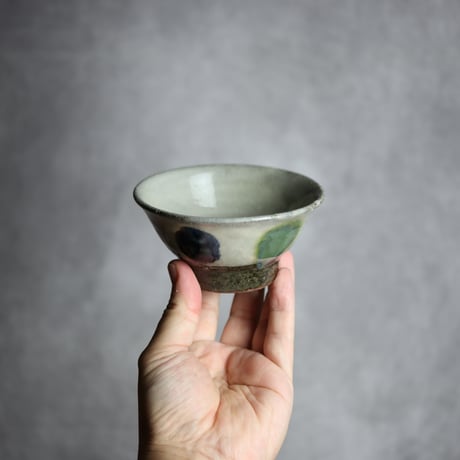 送料無料　発掘品　大変古い緑玉小碗/盃/ぐい呑み径5.4ｃｍ大珍品中国古玩骨董 ぐい呑み 珍味杯 翔 朱/黒 木製 漆塗り FC13-12/13 漆器の井助