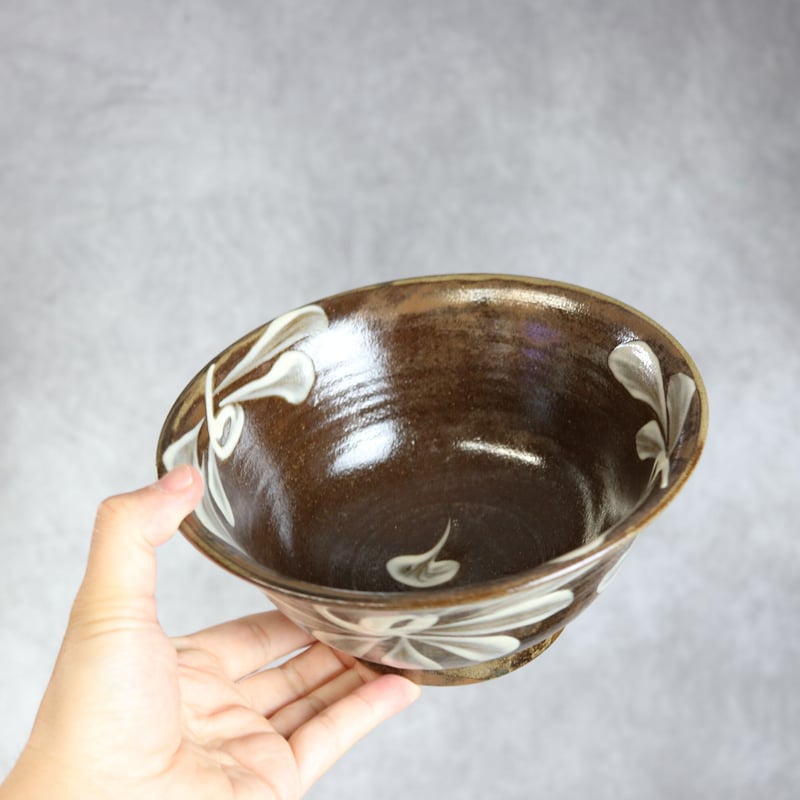 沖縄 やちむん 陶房火風水 そばマカイ&中皿 セット 陶芸工房ふじ】6寸マカイ（1枚焼き）赤帯唐草菊中青1枚 〇 読谷