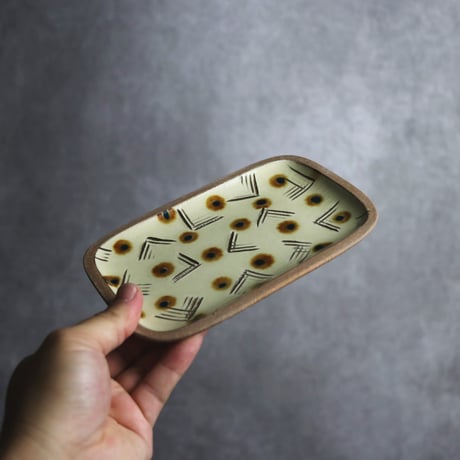 長角皿 小 サンディー 飴に呉須の点 やちむん 陶器 一翠窯:7021001