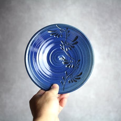 5寸皿 青刷毛目 線彫唐草 やちむん 陶器 幸陶器:7002065