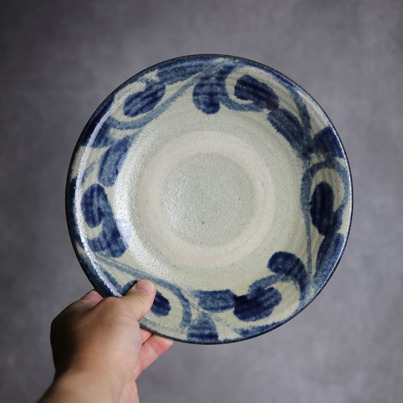 7寸皿2 呉須釉 唐草 やちむん 陶器 榮一工房:7013019 | MADE IN OKIN
