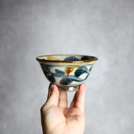 4寸マカイ 紺 茶 唐草柄 やちむん 陶器 陶芸こまがた:7006025