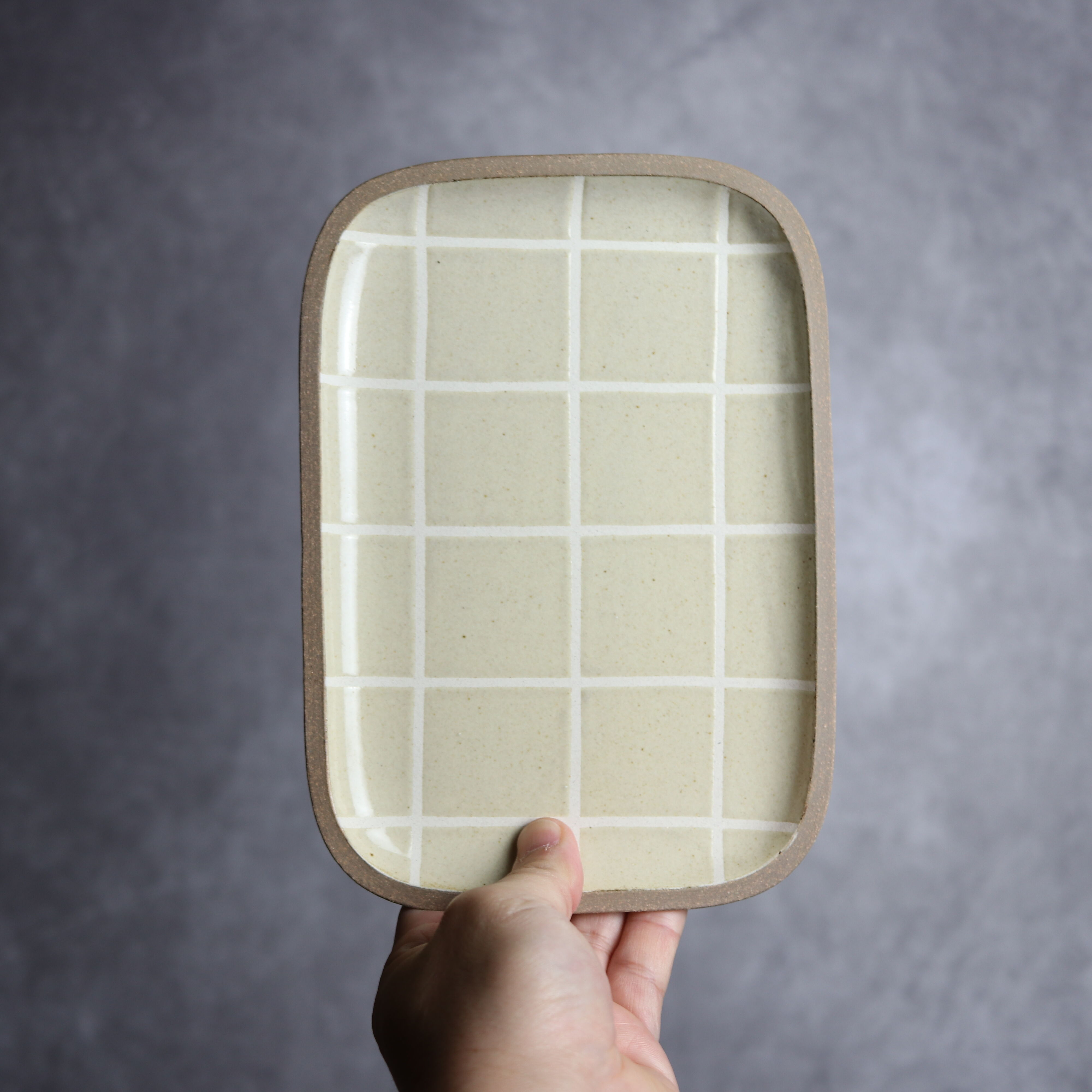 長角皿 中 タイル キビ灰 白 やちむん 陶器 一翠窯:7021002 | MADE IN O
