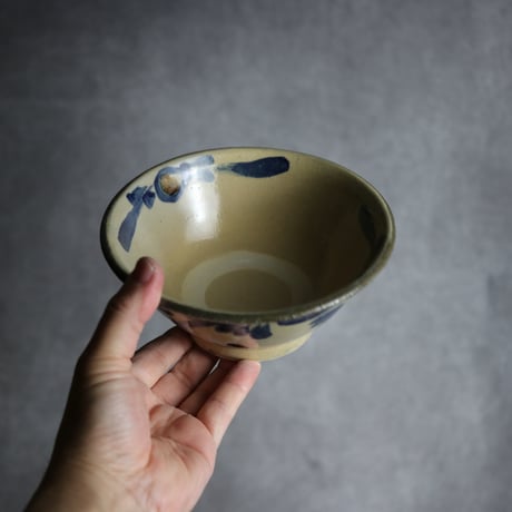 5寸マカイ1 飴 呉須釉 菊花唐草 やちむん 陶器 北窯 宮城正享工房:7005015