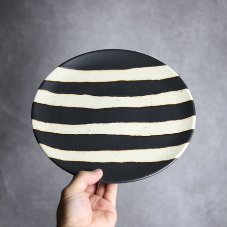 モノクロ皿 シマ 大⑤ やちむん 陶器 陶factory509:7017024