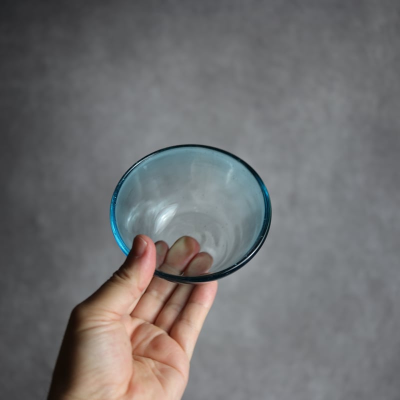 ノーマルボウル小 水色 琉球ガラス ガラス工房 清天:7102034 | MADE IN