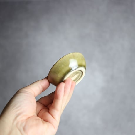 豆鉢S1 オリーブグリーン 花口縁 やちむん 陶器 cerca:7025046