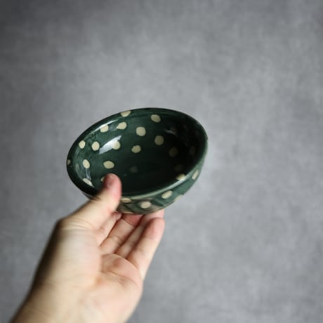 4寸鉢 呉須釉 蝋抜 点打  やちむん 陶器 真南風工房:7011012