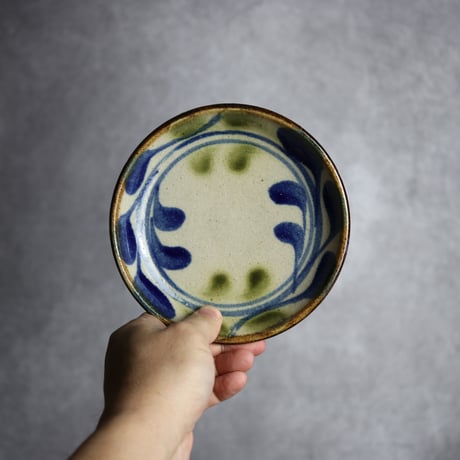 5寸皿 デイゴ唐草 青 緑 やちむん 陶器 陶芸こまがた:7006011
