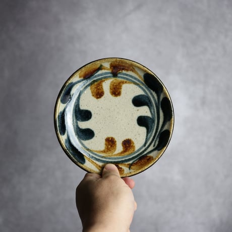 5寸皿 デイゴ唐草 紺 茶 やちむん 陶器 陶芸こまがた:7006012