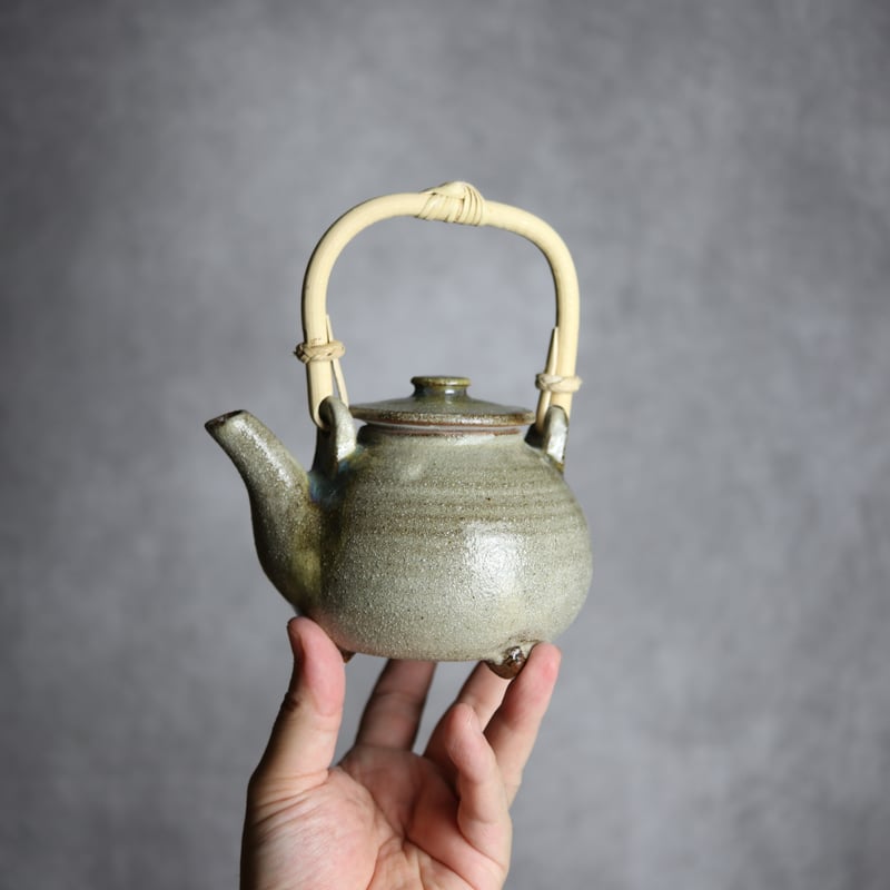 土瓶2 白釉 やちむん 陶器 榮一工房:7013095 | MADE IN OKINAWA｜沖