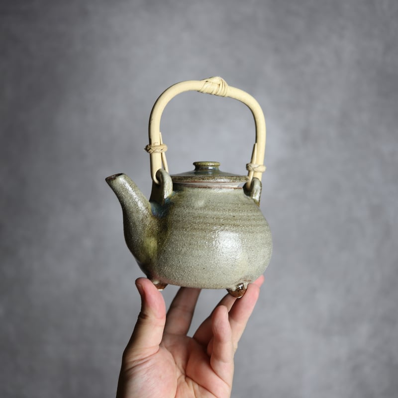 土瓶2 白釉 やちむん 陶器 榮一工房:7013095 | MADE IN OKINAWA｜沖