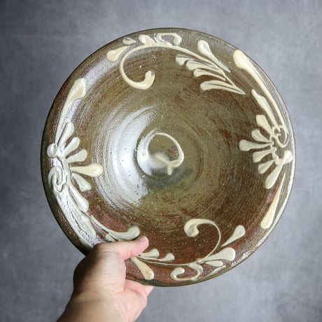 9寸皿2 イッチン 菊花唐草 やちむん 陶器 北窯 宮城正享工房:7005009 ※重い