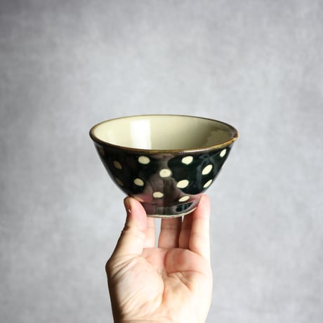 4寸マカイ 呉須釉 蝋抜 点打  やちむん 陶器 真南風工房:7011008