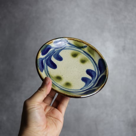 5寸皿 デイゴ唐草 青 緑 やちむん 陶器 陶芸こまがた:7006011