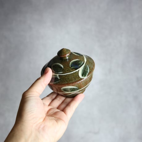 3寸蓋物1 タラフー 呉須釉 イッチン 双葉紋 やちむん 陶器 百草陶房 : 7032056